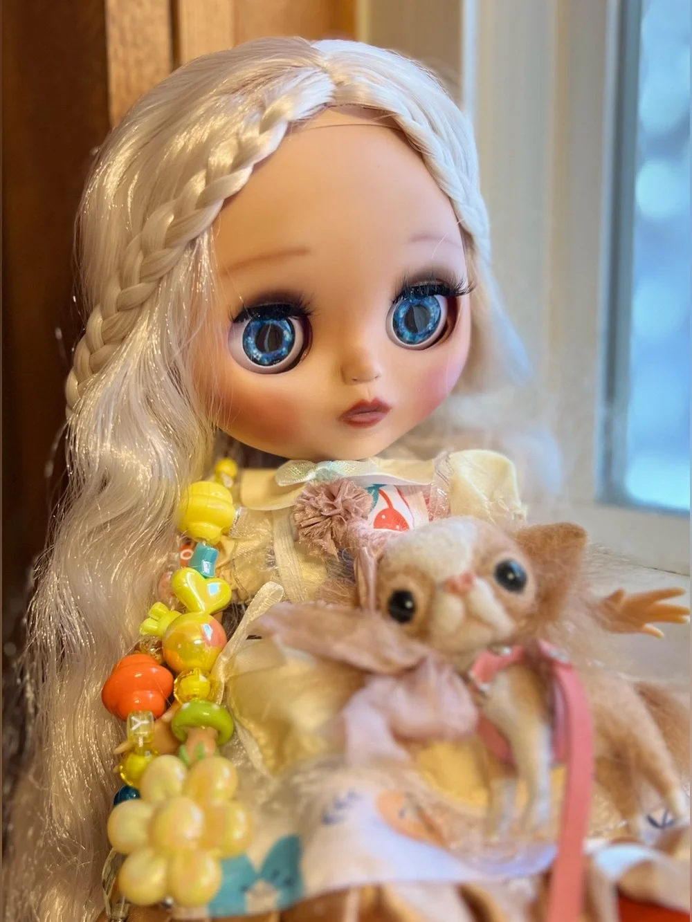 CERTIFIED ICY DBS BLYTHE DOLL AND ACCESSORIES - Picture 10 of 15
